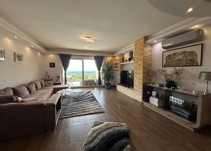 Villa Somlyo *